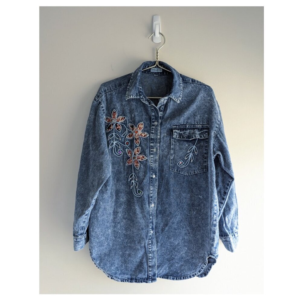 Vintage Acid Wash Main Jeans embroidered jewel button up